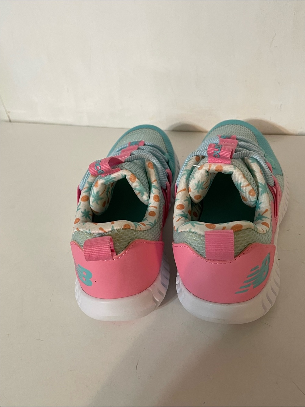 New Balance Sneakers for Girls - Picture 4 of 8